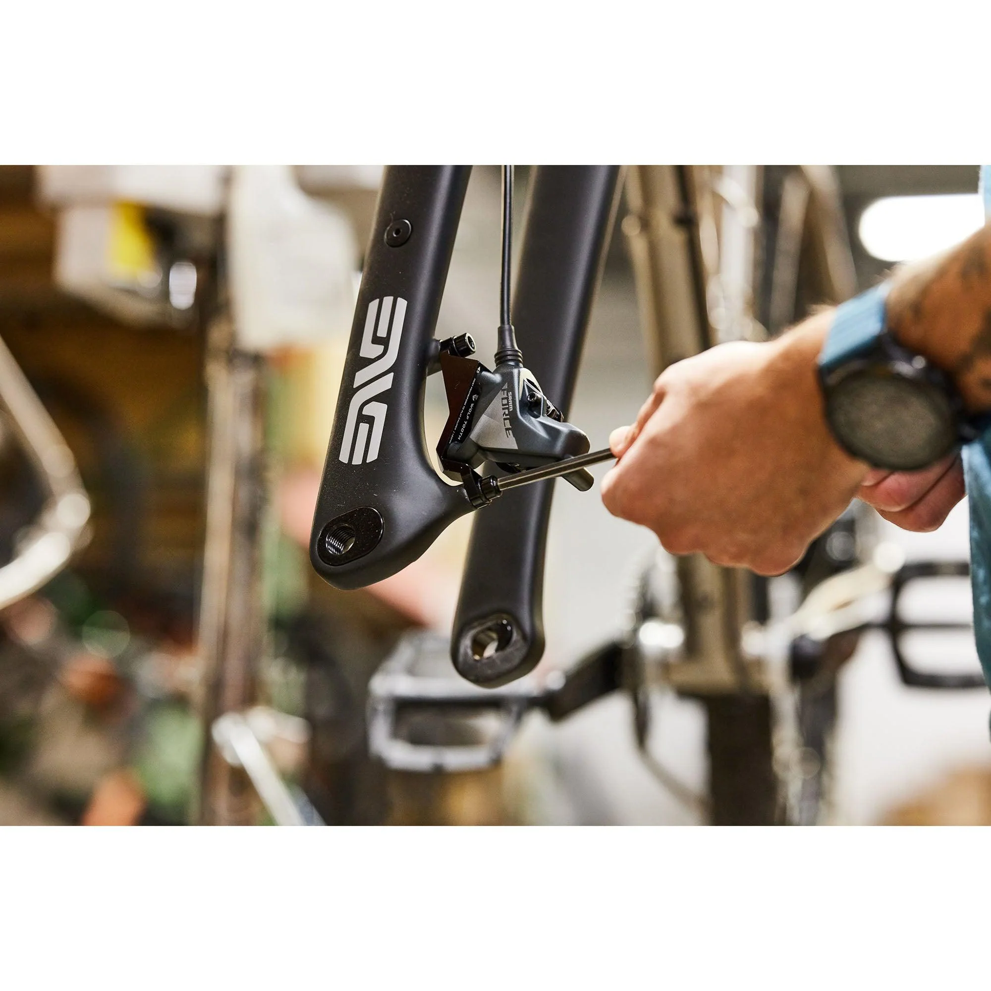 Wolf Tooth Post to Flat Mount Brake Adaptor - Image 4